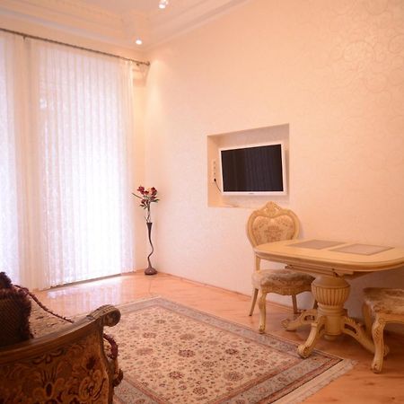 Apartment For Rent On Deribasovskaya Street Одеса Екстер'єр фото